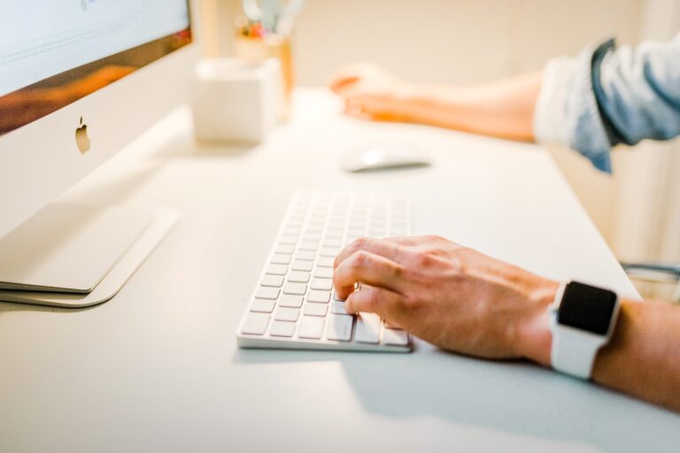 How to Sell Your Music Through Email In 9 Easy Steps